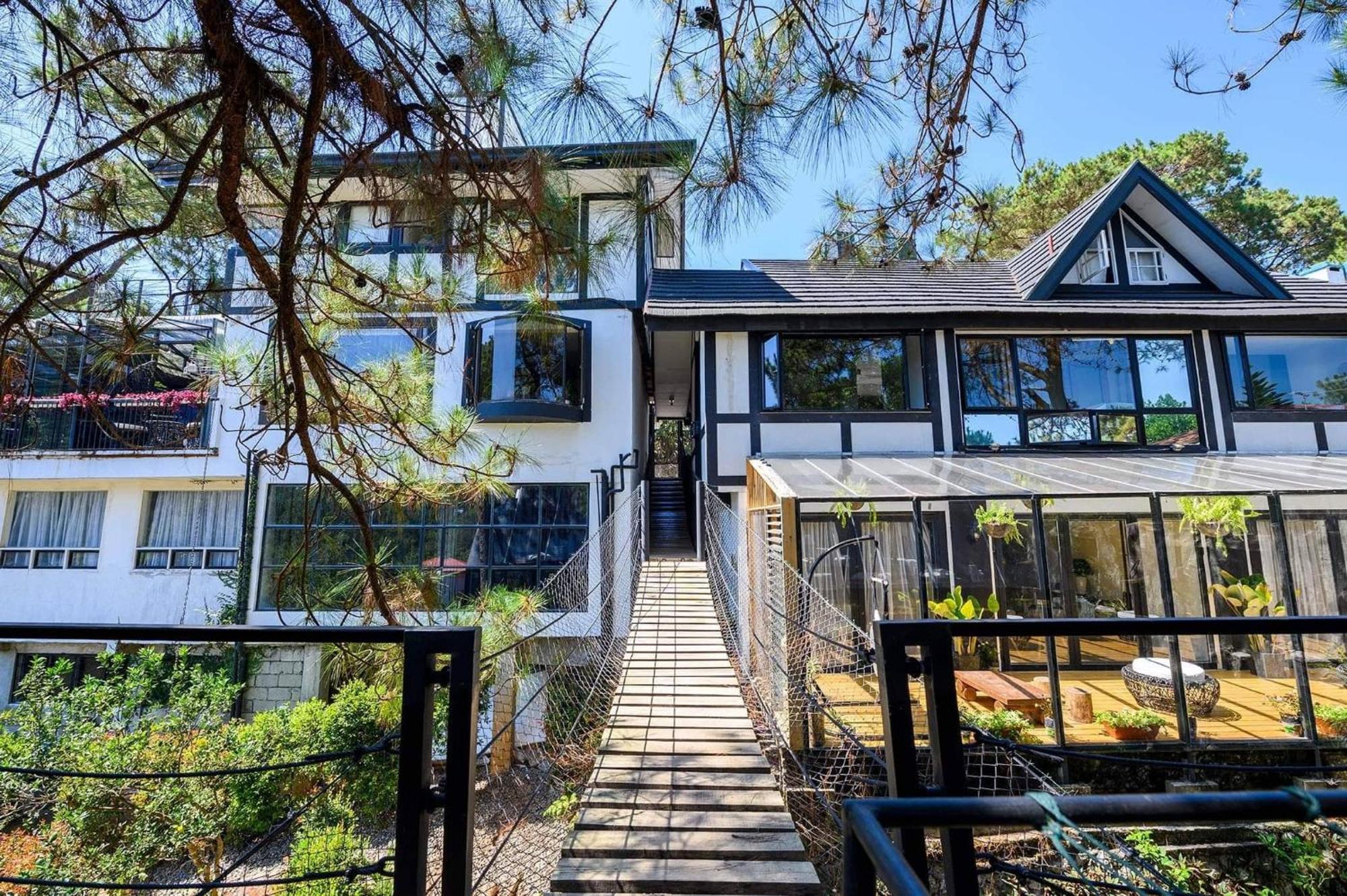 Tudor In The Pines Villa Baguio City Екстериор снимка