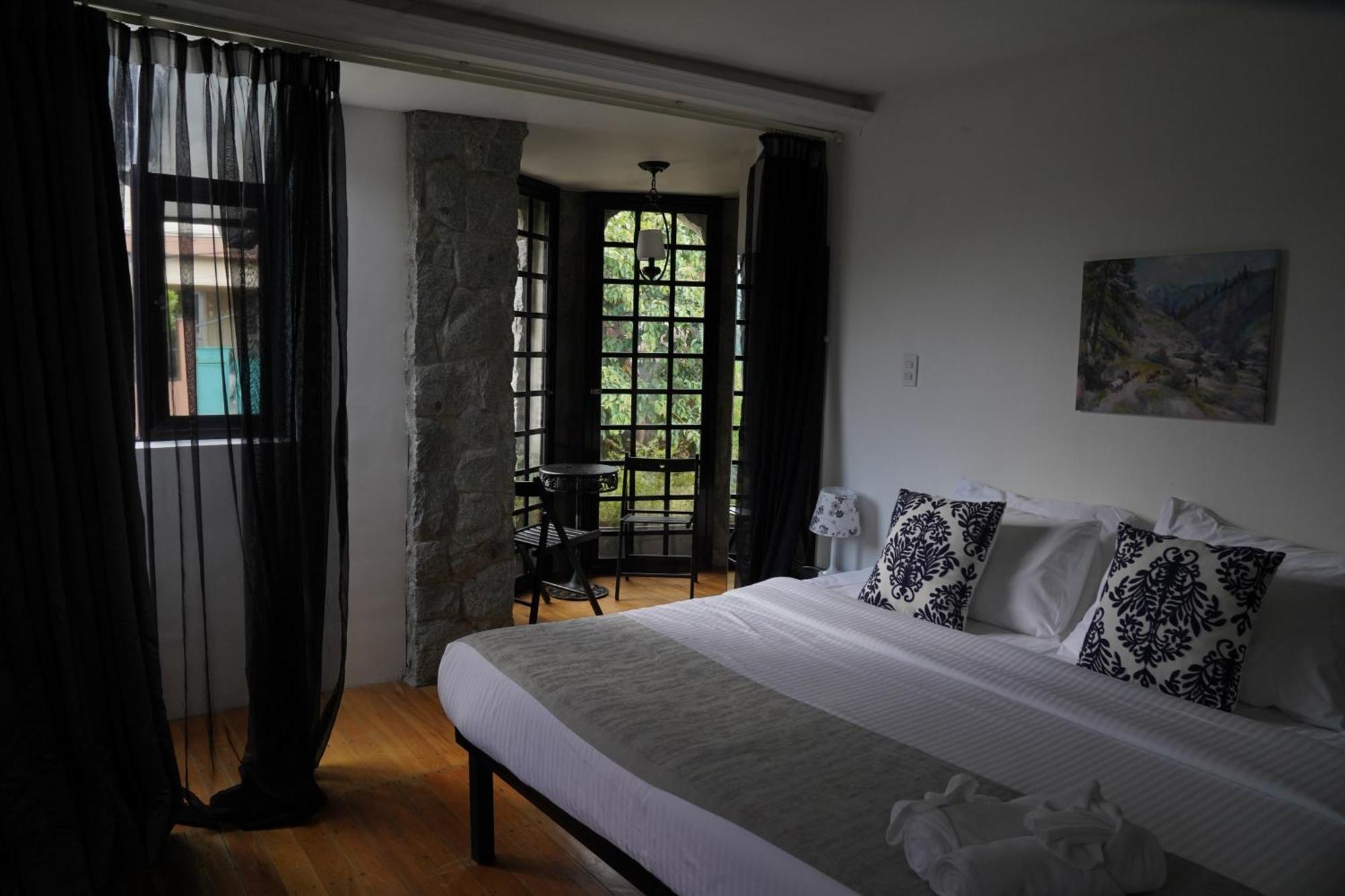 Tudor In The Pines Villa Baguio City Екстериор снимка