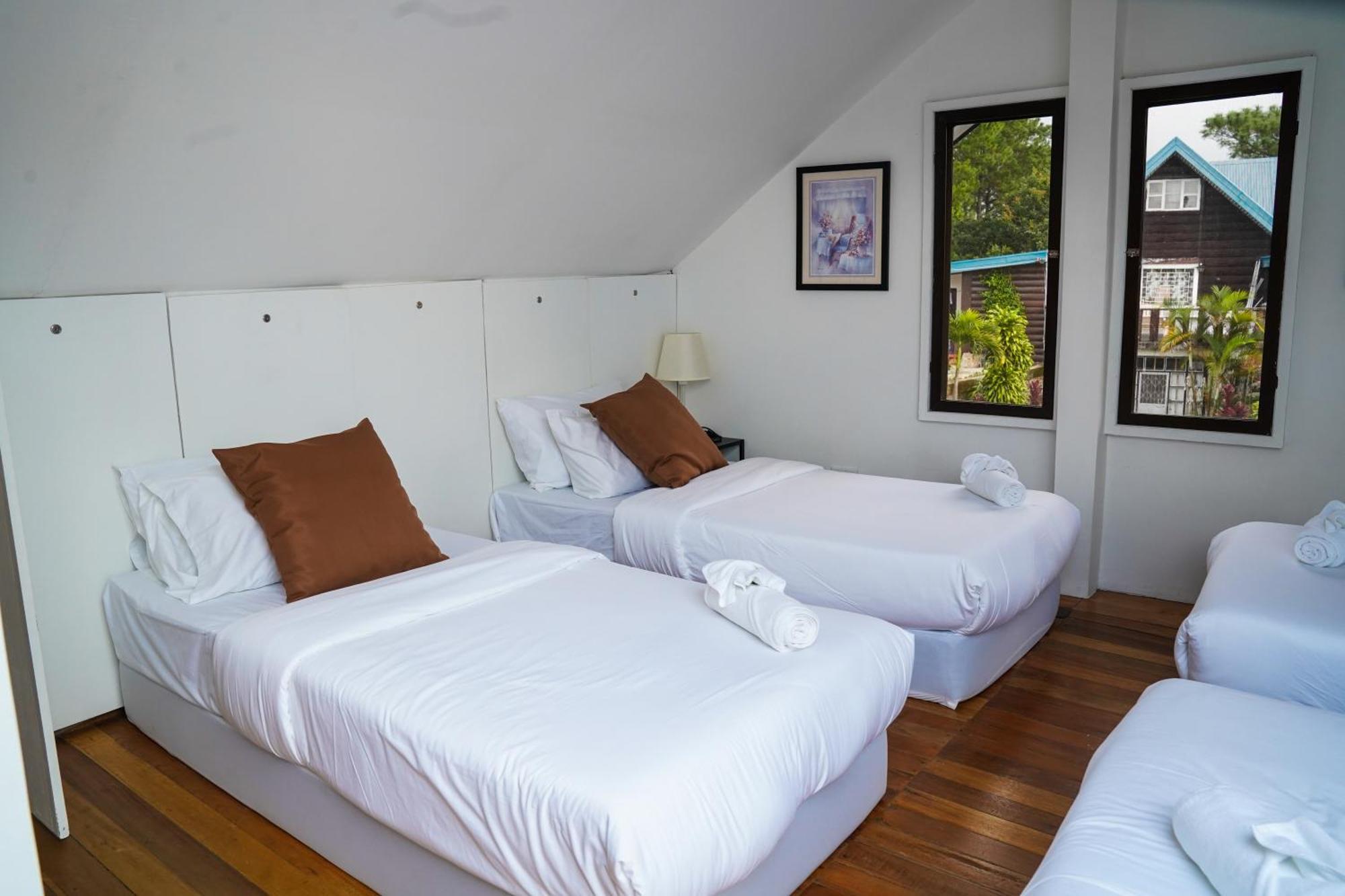 Tudor In The Pines Villa Baguio City Екстериор снимка
