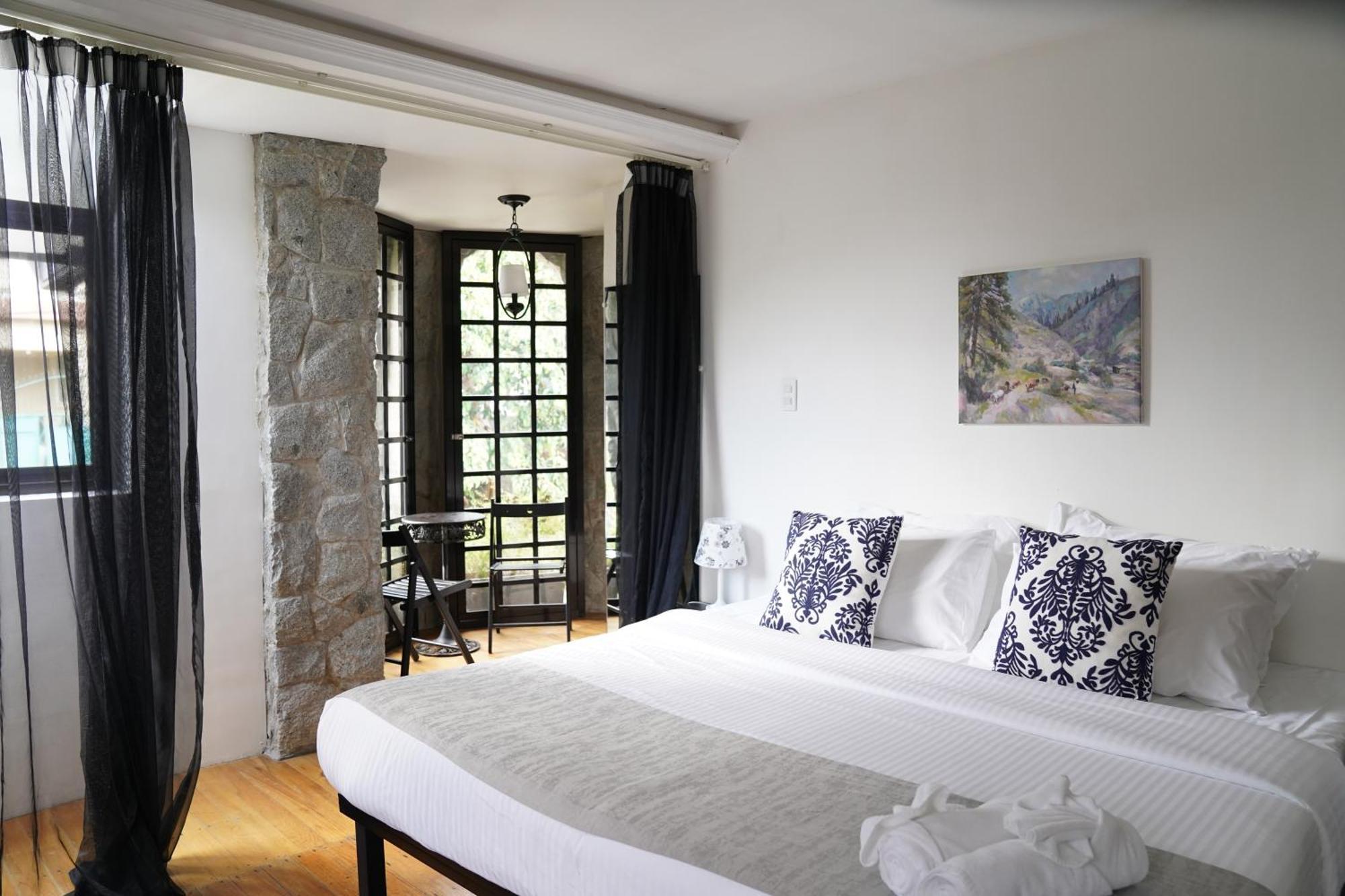 Tudor In The Pines Villa Baguio City Екстериор снимка